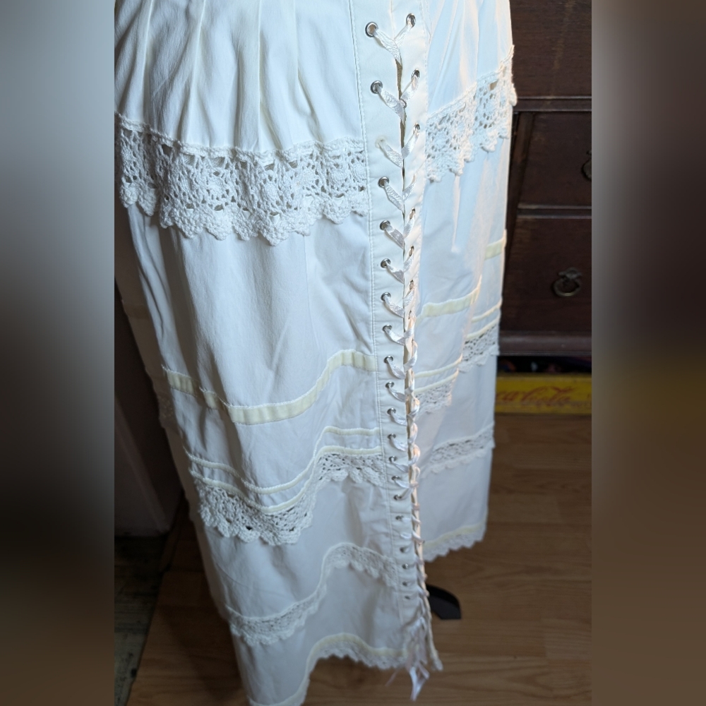 Victorian Vintage Corset White Skirt